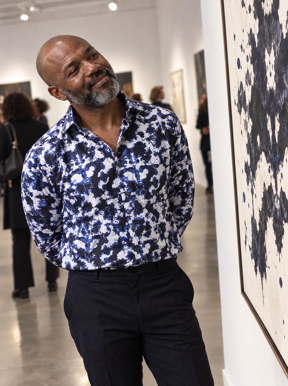 Man wearing The Rorschach shirt in an art gallery