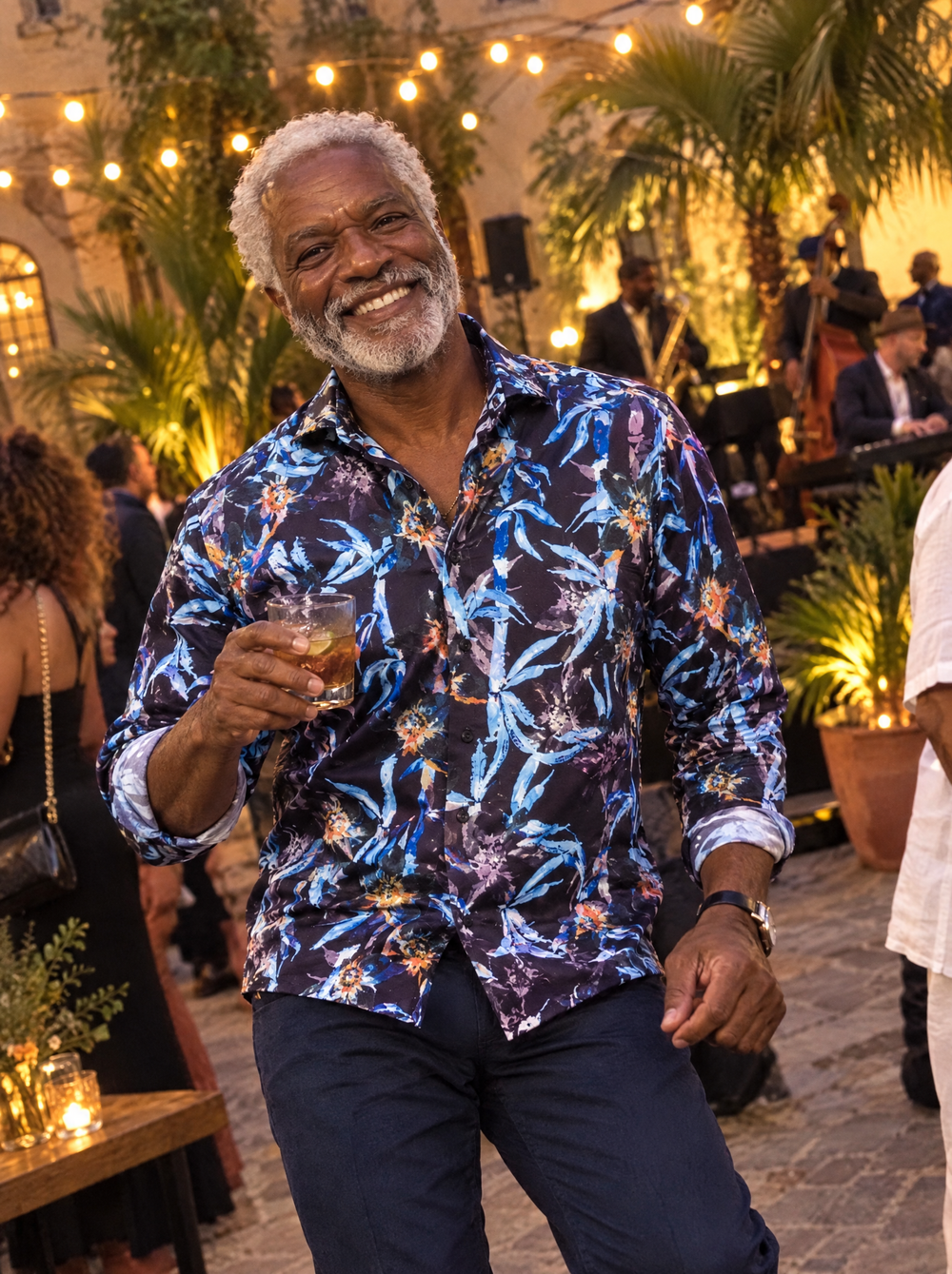 Man wearing the Electric Bamboo shirt at an outdoor jazz evening